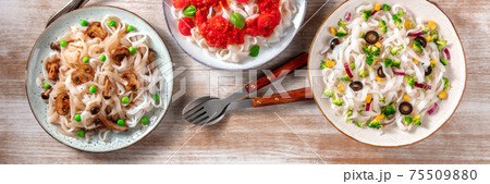 Konjac pasta panorama, shot from the top on a rustic background 75509880