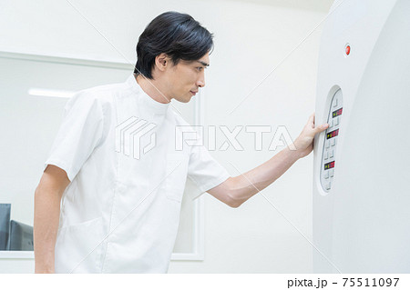 病院　人間ドック　MRI　CT検査　医療 75511097