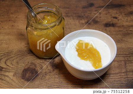 手作り柚子マーマレードとヨーグルト 75512258