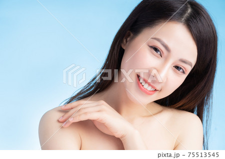 Young woman beauty 75513545