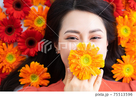 Woman beauty, flower 75513596
