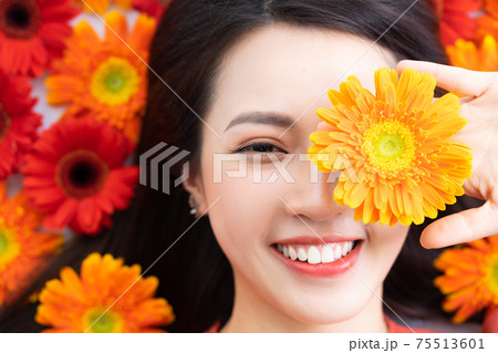 Woman beauty, flower Woman beauty, flower 75513601