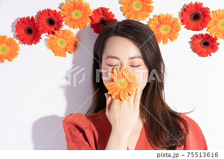 Woman beauty, flower Woman beauty, flower 75513616