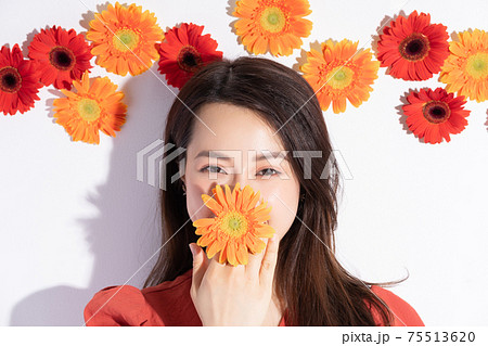 Woman beauty, flower 75513620