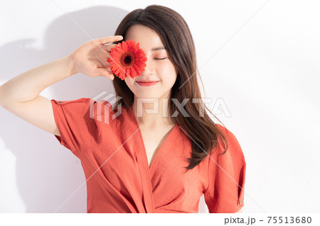 Woman flowers Woman flowers 75513680