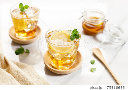 Homemade Iced Tea and Lemonade with Mint 75516636
