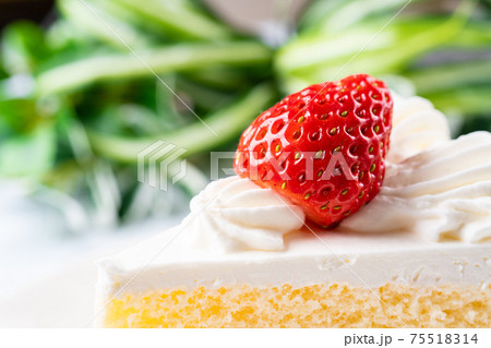 イチゴショートケーキ 75518314