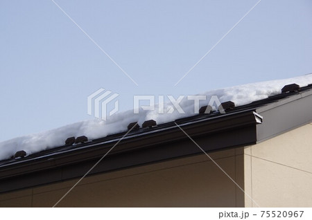 屋根の雪止めの効果 屋根の雪止めの写真素材