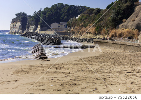 会瀬港近くの海岸 75522056