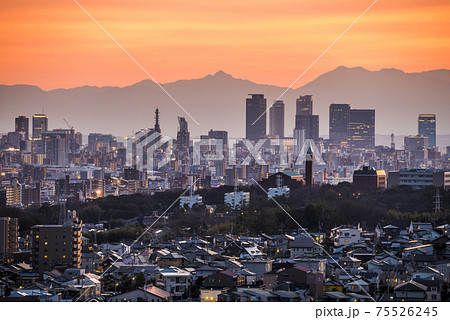 愛知県　名古屋夕景　スカイワードあさひ展望室より 75526245