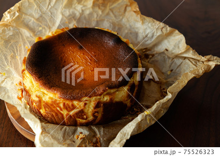バスクチーズケーキ 75526323