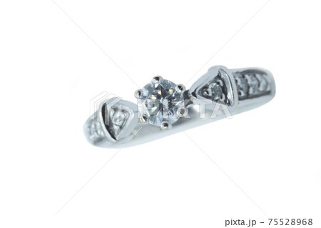 Diamond Ring wedding gift isolated White gold and round diamond 75528968