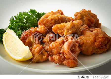 鶏のから揚げ 鶏肉 鶏のから揚げ 鶏肉 75529098