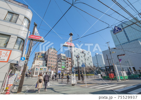 都市風景 千住旭町商店街と学園通り 東京都足立区 都市風景 千住旭町商店街と学園通り 東京都足立区 75529937