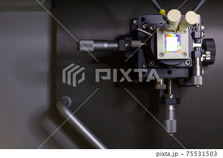 Checking turn on small oled display on a probe station Checking turn on small oled display on a probe station 75531503