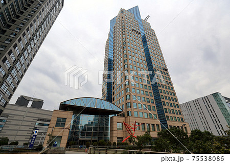 横浜　みなとみらいの風景　横浜銀行本店ビル 75538086