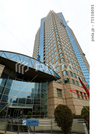 横浜　みなとみらいの風景　横浜銀行本店ビル 75538093
