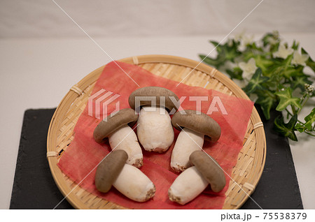 京丹羽産大黒本しめじ 京丹羽産大黒本しめじ 75538379