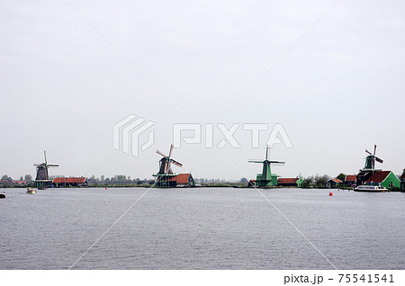 オランダ　ザーンセ・スカンス　風車群 75541541