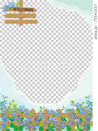 Welcomeウッドサインと、木製ガーデンフェンスにツルニチニチソウの背景 Welcomeウッドサインと、木製ガーデンフェンスにツルニチニチソウの背景 75541837