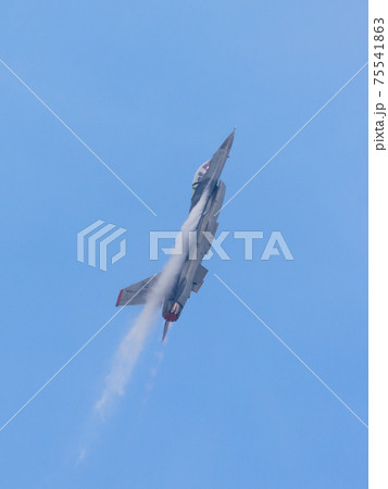 アメリカ空軍F-16デモチーム急上昇 アメリカ空軍F-16デモチーム急上昇 75541863