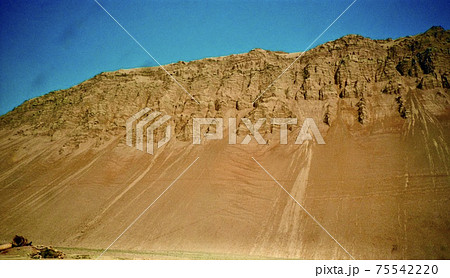 1991年3月当時の「火焔山」（新疆ウイグル自治区トルファン 東部／中華人民共和国） 75542220