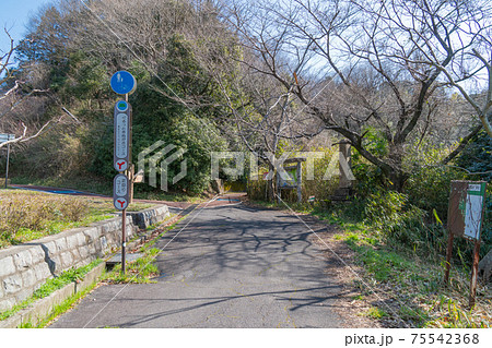 繖山の登山口(滋賀県近江八幡市) 繖山の登山口(滋賀県近江八幡市) 75542368