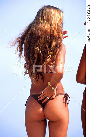 ビキニ ビキニ 75543328