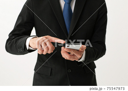ビジネスマン スマホ スマートフォン 手元 ビジネスマン スマホ スマートフォン 手元 75547973