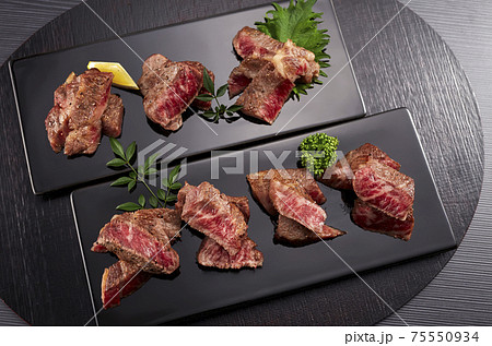 高級牛肉ステーキ 7種類の部位の食べ比べコース 高級牛肉ステーキ 7種類の部位の食べ比べコース 75550934