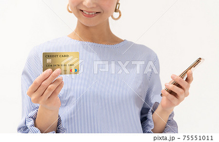 クレジットカード スマホ ミドル女性 クレジットカード スマホ ミドル女性 75551011