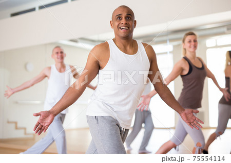 Group of activity people practicing dance techniques 75554114