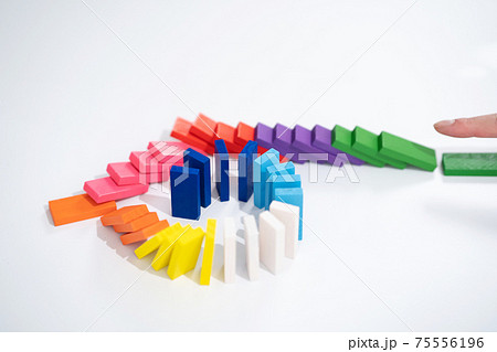 ドミノ倒し ドミノ ドミノ倒し ドミノ 75556196