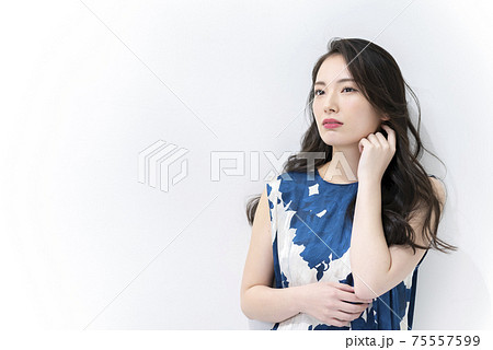 ビューティーイメージ  女性　美白 75557599