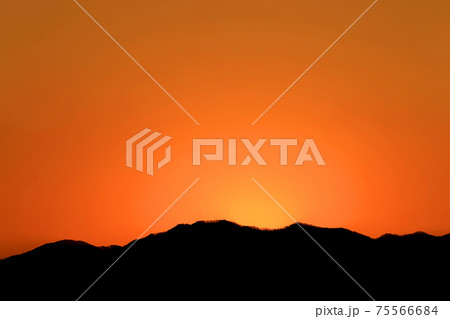山並みのシルエットの写真素材