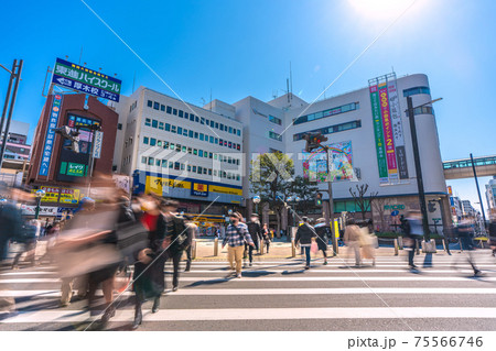 日本の神奈川都市景観 本厚木駅前などを望む(借りて住みたい街第1位にランクイン…) 日本の神奈川都市景観 本厚木駅前などを望む(借りて住みたい街第1位にランクイン…) 75566746