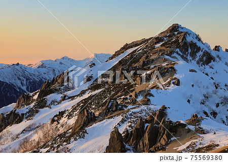 夕焼けの燕岳　北アルプス 75569380