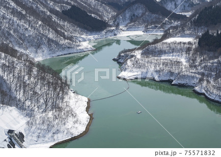 雪の二居ダム 75571832