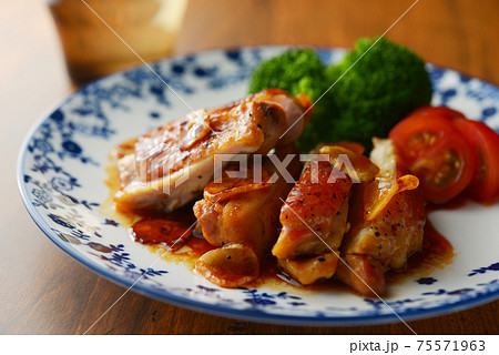チキンのガーリックステーキ チキンのガーリックステーキ 75571963