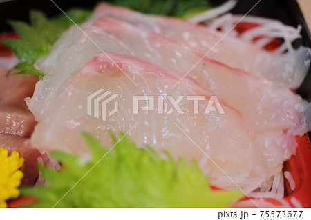 刺身盛り合わせ(鯛) 刺身盛り合わせ(鯛) 75573677