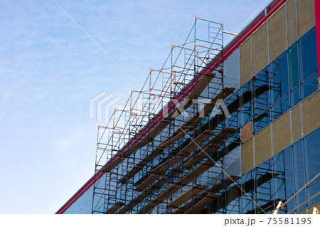 construction industry scaffolding structure skyscraper building site construction industry scaffolding structure skyscraper building site 75581195