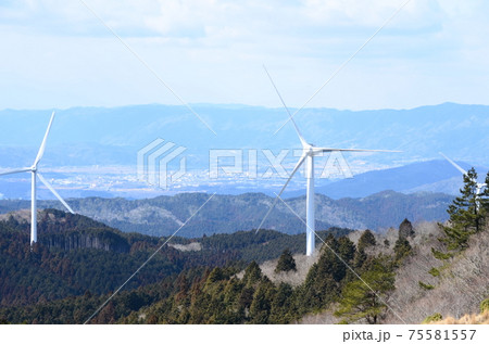 三重県 青山高原から見た伊賀市街並みの写真素材 [75581557] - PIXTA