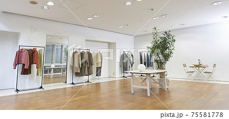 アパレルショップの風景 無人 75581778
