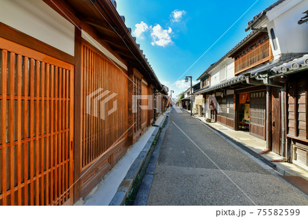 奈良　重要伝統的建造物群保存地区　今井町の町並み 75582599