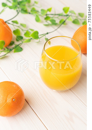 オレンジジュース 75583449