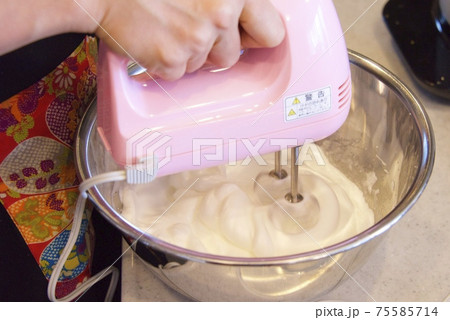 ケーキ作りのイメージ 75585714