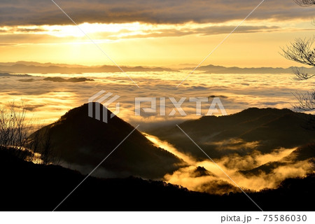 大江山からの福知山盆地の雲海 75586030