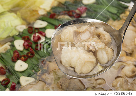 ぷりぷりホルモンの博多もつ鍋 75586648