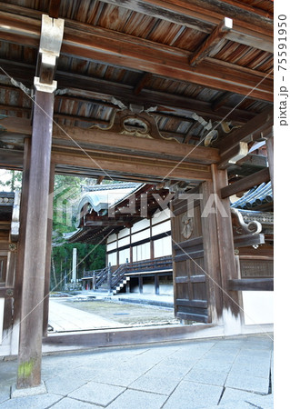 冬の西教寺 75591950