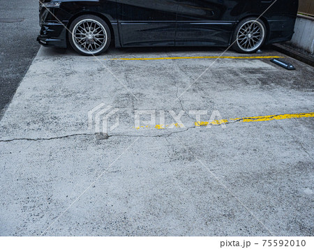 【駐車場】街中にある建物劣化箇所 75592010